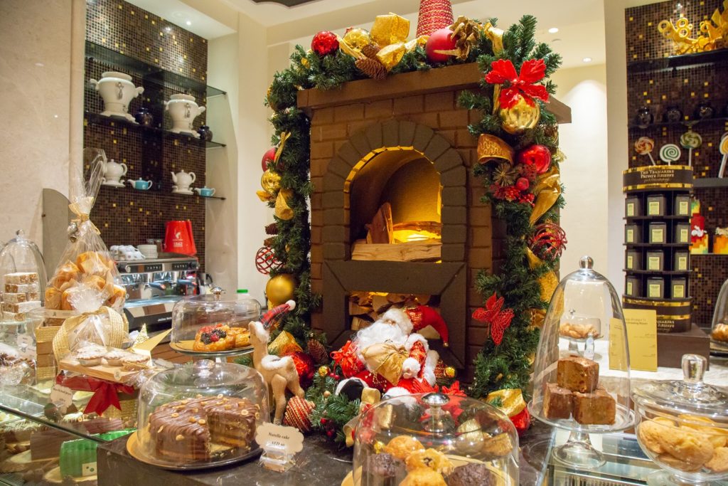 The St. Regis Saadiyat Island Resort, Abu Dhabi Preps For A Very Merry